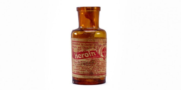 In the 1880s, why were parents giving their children heroin?